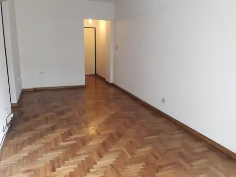 Emilio Mitre 100, Piso 2