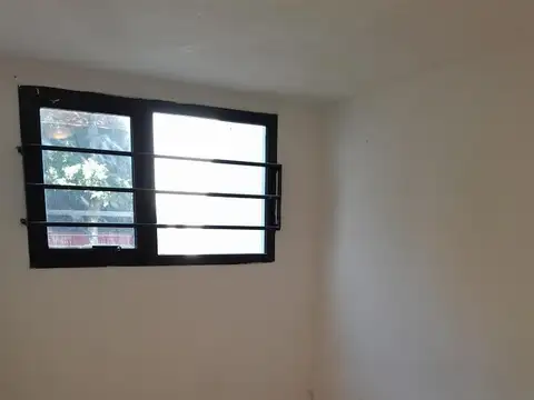 Depto Tipo Casa 2 ambientes con 1 baño