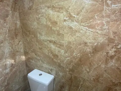 Depto Tipo Casa en Alquiler en Cruce Castelar, $ 350.000