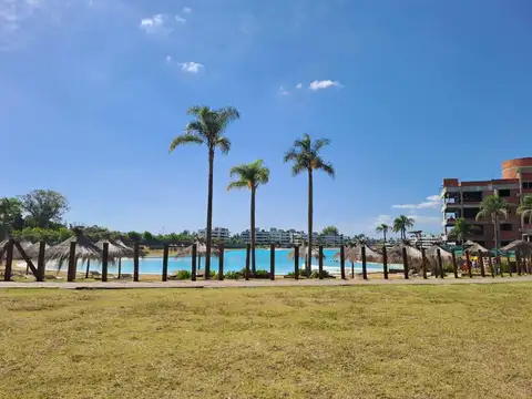 R CAMAÑO al 1100