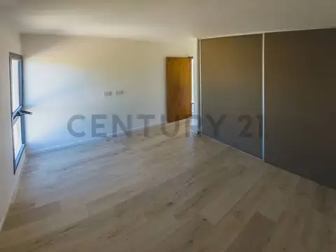 Venta Casa Dos Dormitorios Funes con pileta con financiación