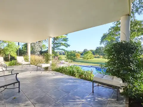 Venta Casa 5 ambientes en Tigre Club de Campo Hacoaj ubicada en Isla