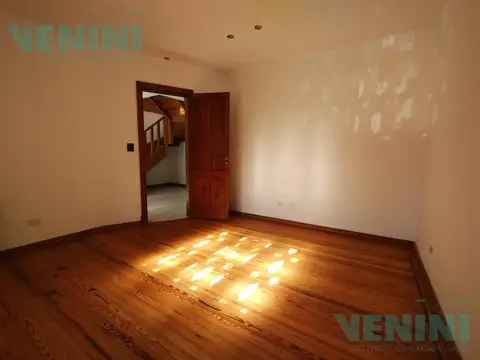 Casa 7 ambientes con 3 baños