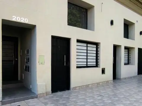 Venta Phs 2 ambientes por pasillo en duplex a estrenar