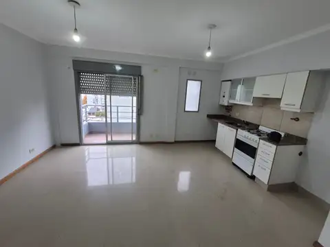 Departamento en Alquiler en Caseros, $ 380.000