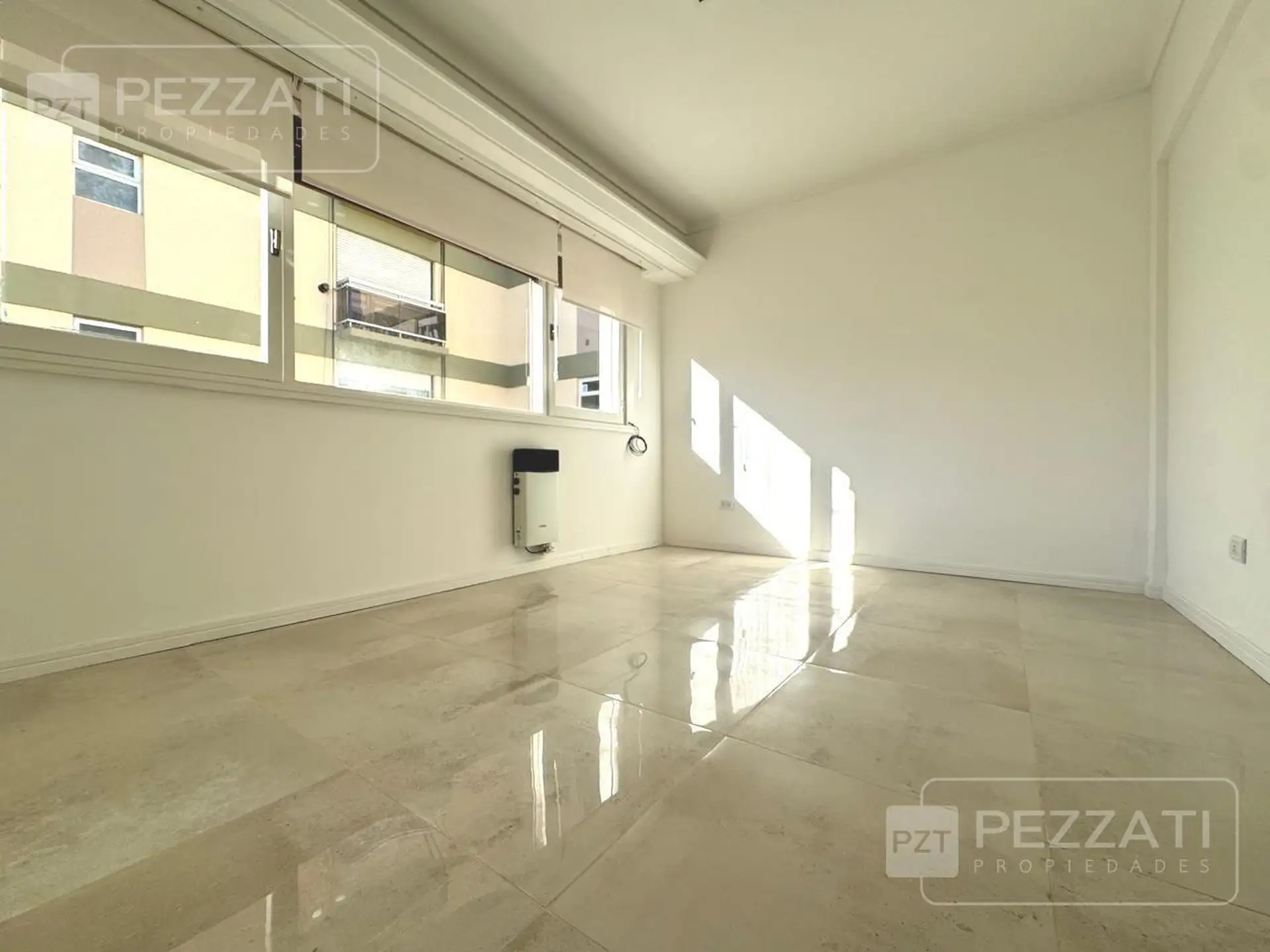 Departamento de 2 ambientes en venta, semipiso, reciclado. Zona Santa Fe y Gascon.