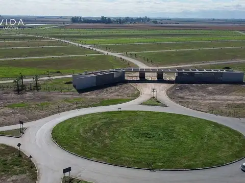 EN VENTA - TERRENO DE 867M2 CON ORIENTACION SUR - VIDA LAGOON, FUNES