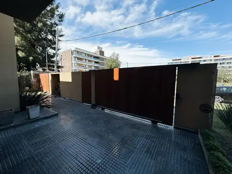 Casa 5 ambientes con 1 baño