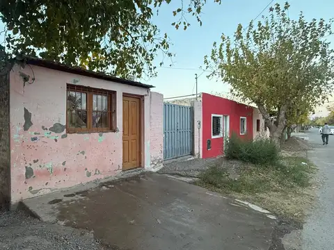 Casa 8 ambientes con 3 baños