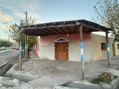 CASA ESQUINA + 2 DPTOS CERCA FACULTAD DE SOCIALES