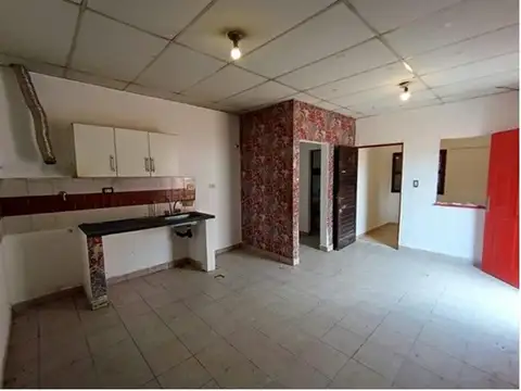 Casa 4 ambientes con 1 baño