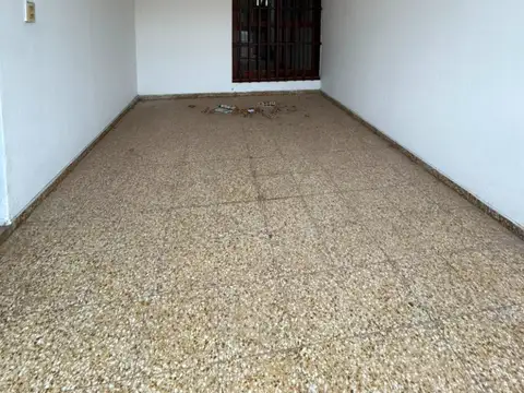 Bouzada 600, Piso P.B.