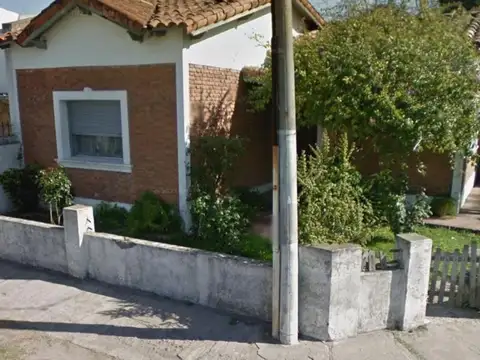 Casa venta de dos dormitorios, Ringuelet