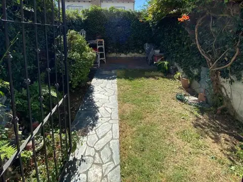 DESTACADO DUPLEX CON FONDO Y COCHERA