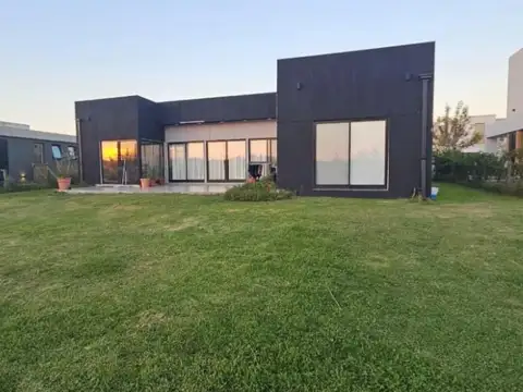 Casa en venta en El Naudir Escobar en una planta 100