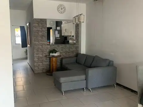 Depto Tipo Casa en Venta en Villa Adelina, USD 175.000