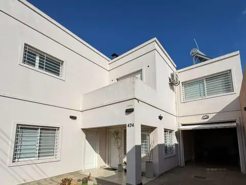 Casa en venta - 4 Dormitorios 2 Baños - Chivilcoy