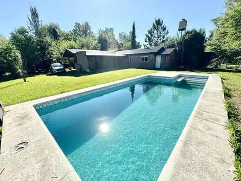 Casa en Venta con 3 cocheras