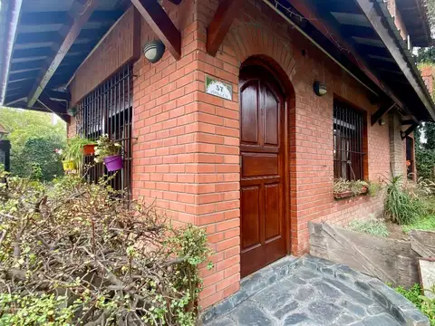 Casa en Venta 4 Ambientes con Quincho, Parrilla y Jardín en San Isidro