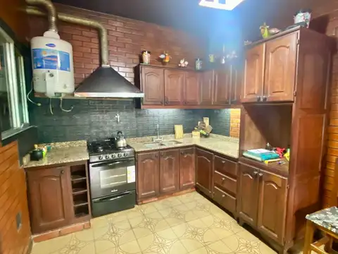 Casa en Venta con 2 cocheras