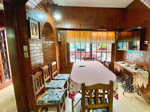 Casa en Venta 4 Ambientes con Quincho, Parrilla y Jardín en San Isidro