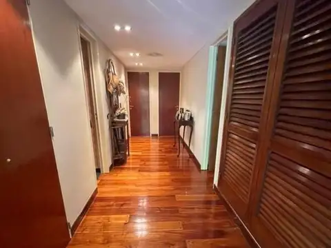 Departamento 6 ambientes con 4 baños