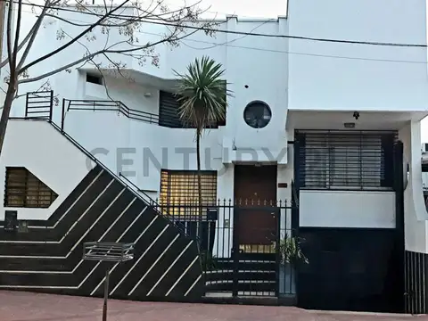 Uruguay 100, Piso 0