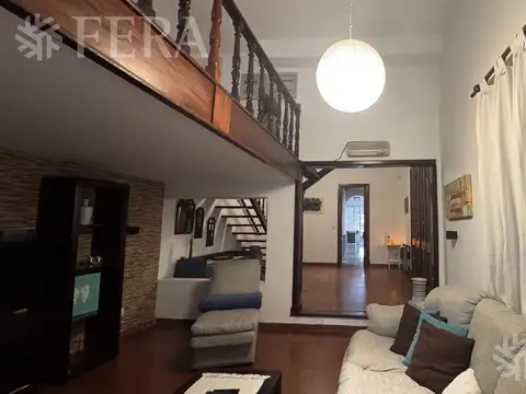 Casa 6 ambientes con 4 baños