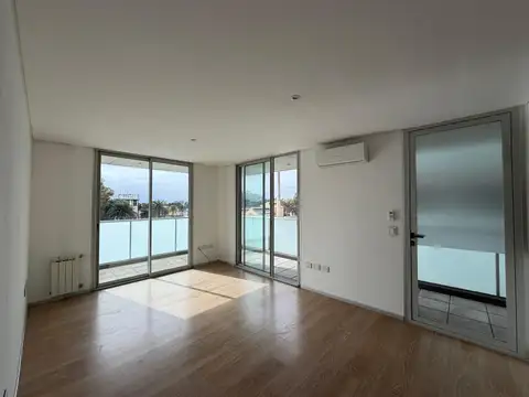 Departamento dos ambientes con cochera en alquiler - Sensum