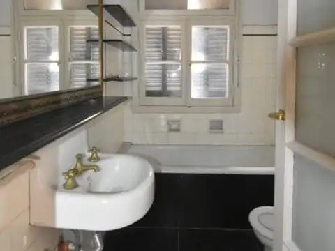 Presidente Roca 599 , Piso 5