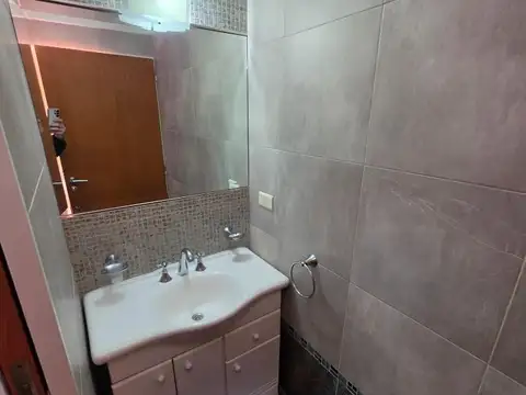ALQUILER 2 AMBIENTES EN SEMI PISO