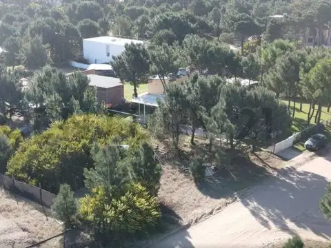 Lote en venta Pinamar. Barrio Nayades