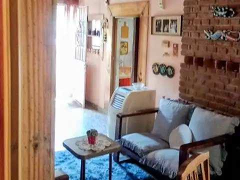 Casa 4 ambientes con 1 baño