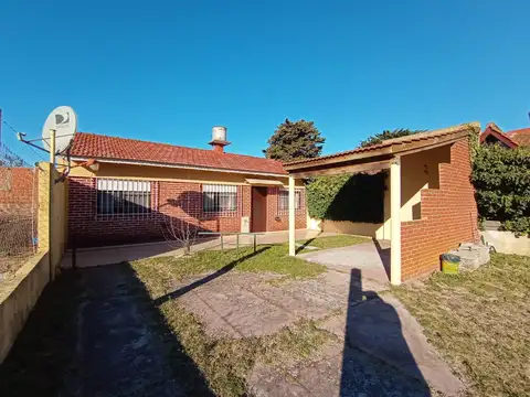 Casa 3 ambientes con 2 baños
