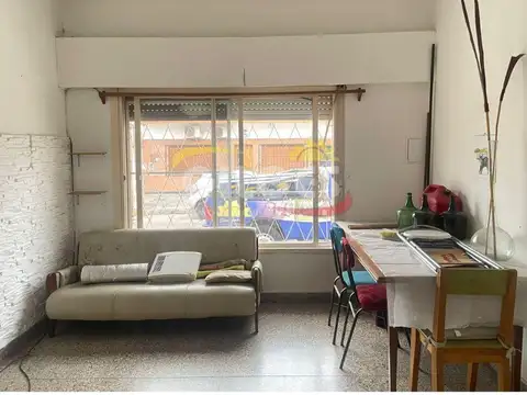 Depto Tipo Casa 4 ambientes con 2 baños