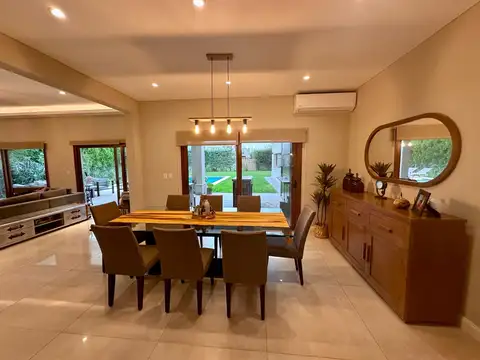 Casa en Venta - 5 dormitorios -