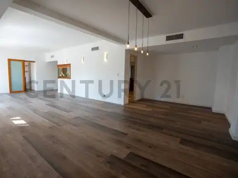 Departamento de Categoría en Venta La Plata - 3 Dormitorios y 2 Cocheras