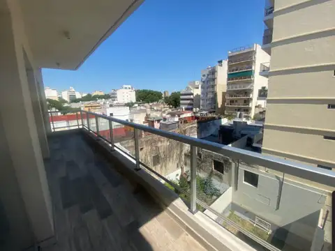 APTO CREDITO Venta de Departamento de tres ambientes con balcon en Almagro