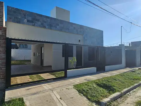 Venta Casa Santa Fe -  Barrio La Esmeralda