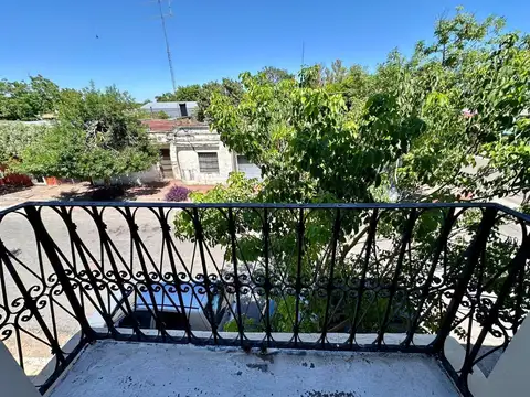 CASA 3 DORMITORIOS + LOCAL COMERCIAL CON RENTA