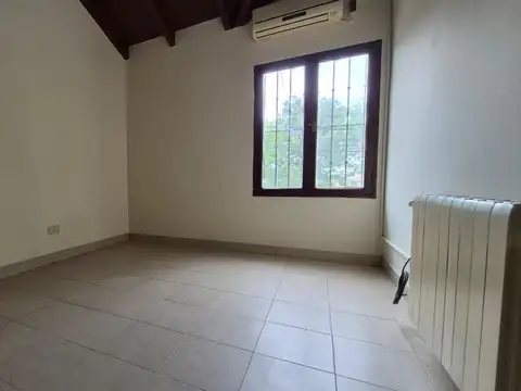 Duplex en alquiler.  Av Libertador 3000, Grand Bourg