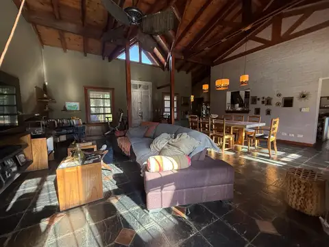 CASA EN VENTA - CAMPANA