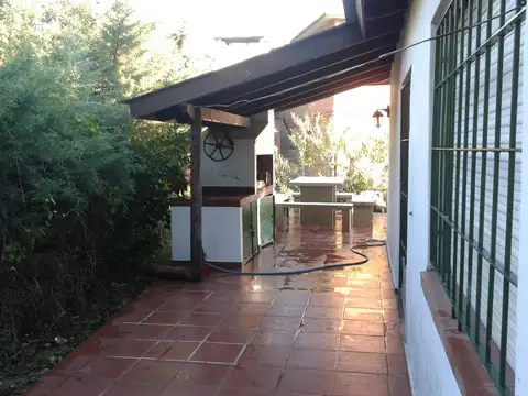 Cod 325 – Casa Espora Sobre Lote Comercial