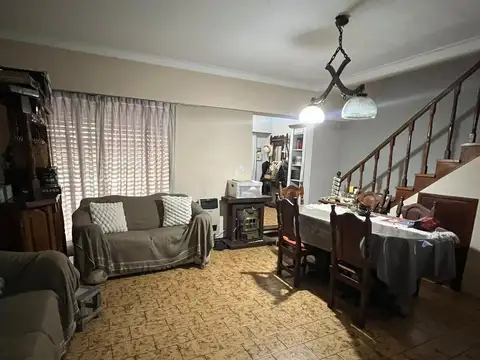 Depto Tipo Casa en Venta con 1 cocheras