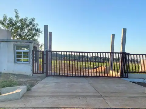 VENDO EXCELENTE LOTE EN CLUB DE CAMPO, POSADAS MNES