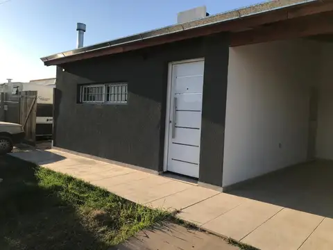 Alquiler | Casa | 2 Dormitorios | Capitán Bermúdez | Barrio Terranova
