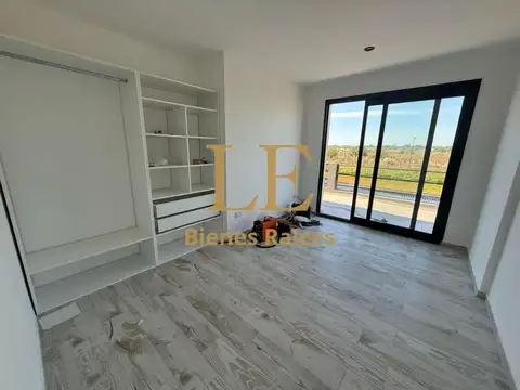 Casa en Venta con 6 cocheras