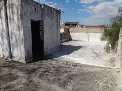 2 CASAS EN BLOCK SOBRE LOTE DE 8,66X30 