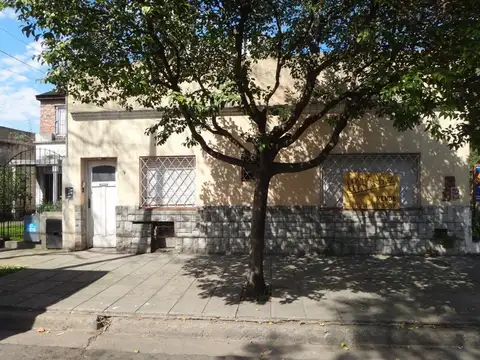 2 CASAS EN BLOCK SOBRE LOTE DE 8,66X30 