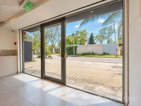 LOCAL COMERCIAL CON ÁREA DE TRABAJO, DEPÓSITO, ACCESO VEHICULAR Y PATIO EN ALQUILER – CANNING